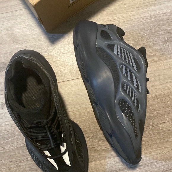 Yeezy 700v3 alvah - Picture 3 of 3
